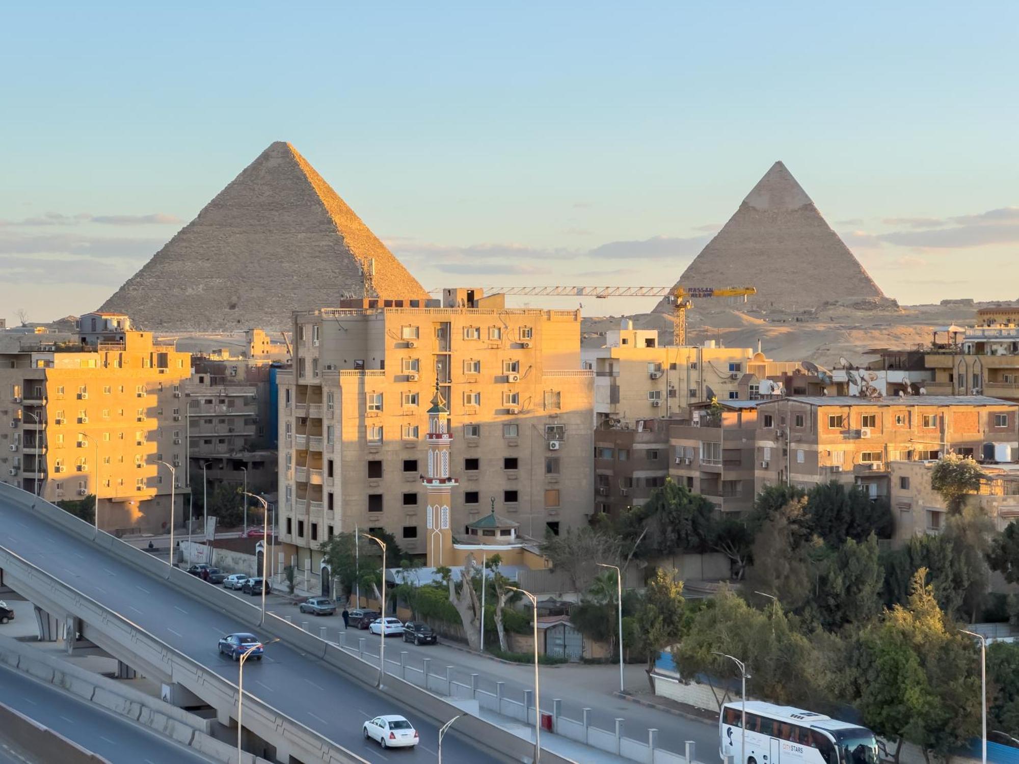 Royal Crown Hotel Giza Pyramids View Kafret el-Gabal Exterior foto