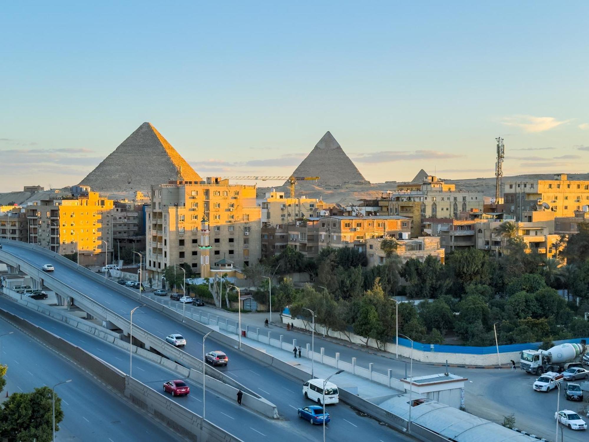 Royal Crown Hotel Giza Pyramids View Kafret el-Gabal Exterior foto